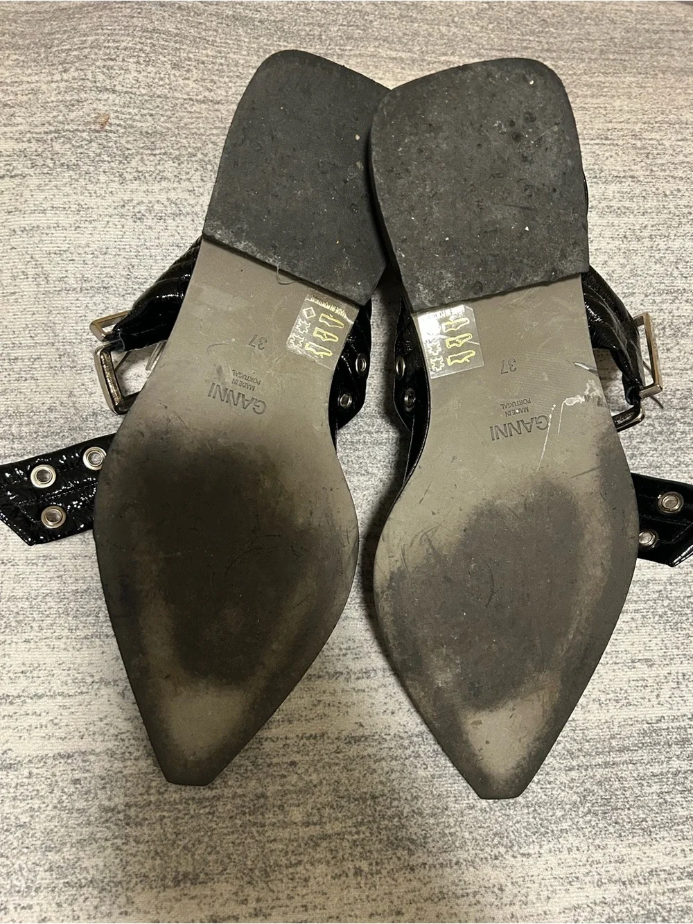 Ganni sleek black